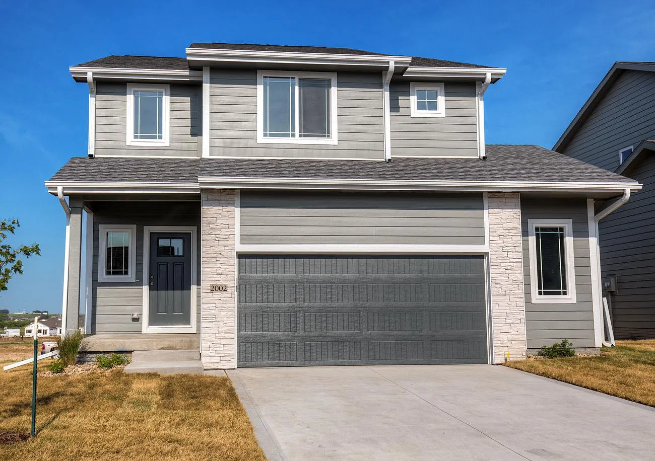 4 bed, 3.5 bath, 2306 sqft, $2,650 — Photo 1