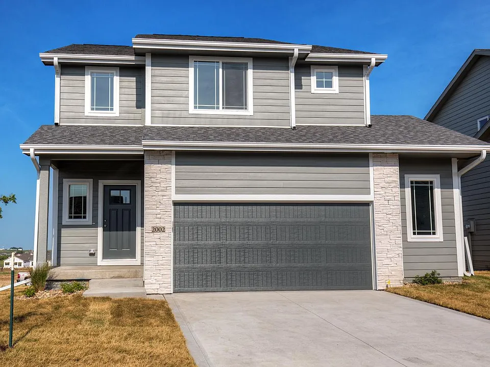 2006 NE Heritage Dr
