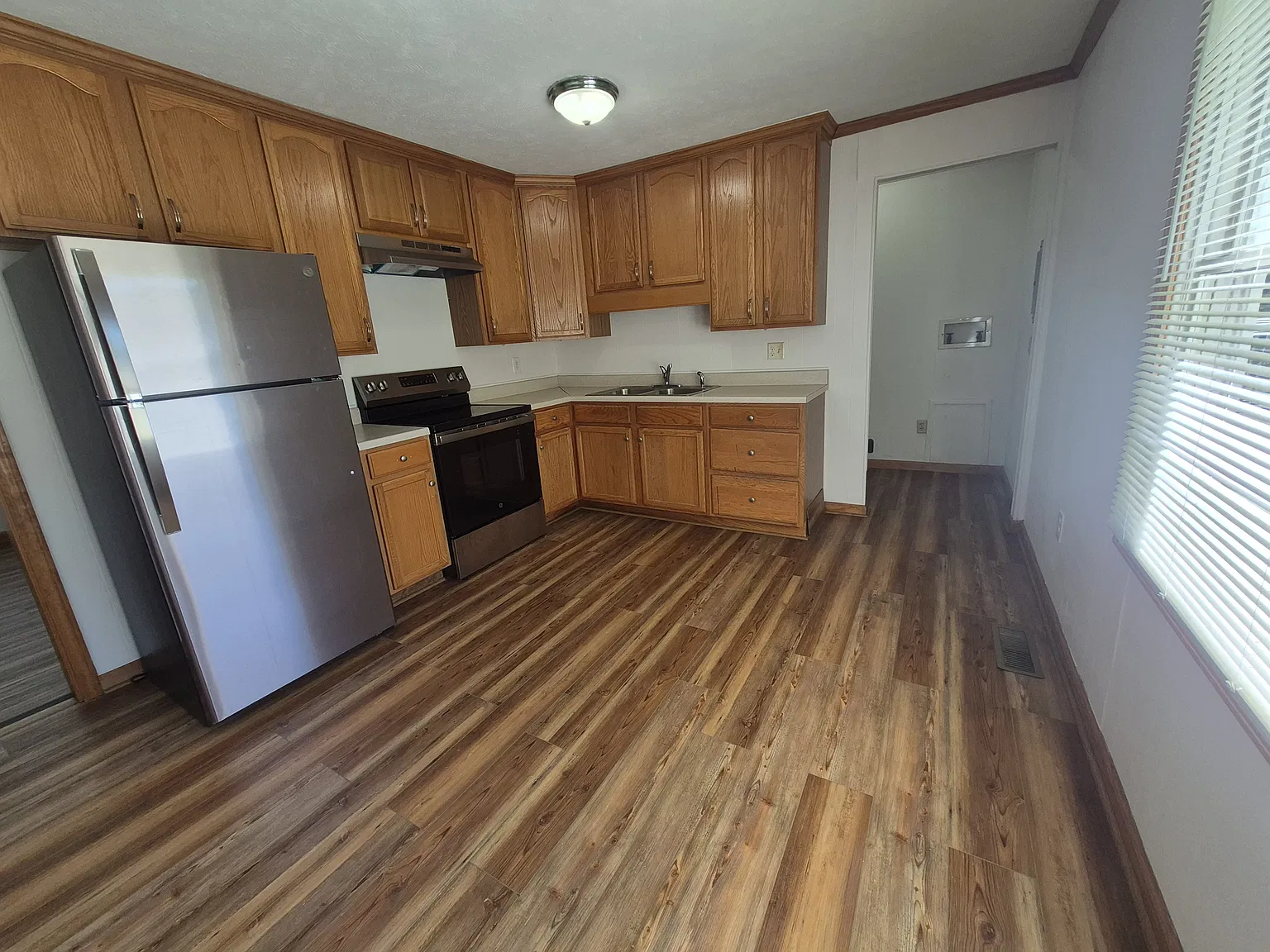 3 bed, 1008 sqft, $1,200 — Photo 4