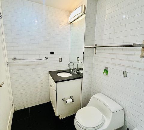 5th image of 698 10th Ave APT 4A