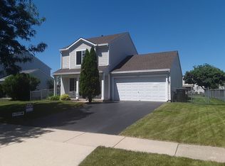 1400 Burke Ln, South Elgin, IL 60177