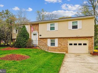 8606 Bluffwood Ln, Fort Washington, MD 20744