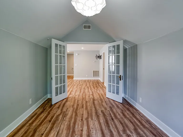2103 Wrocklage Ave — Photo 29