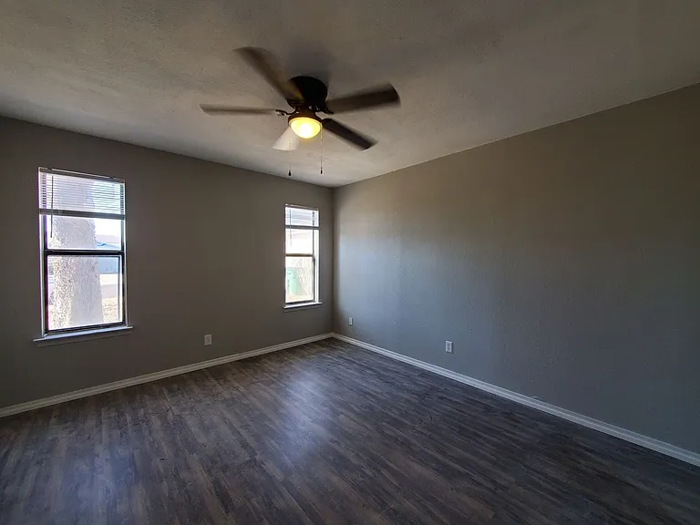 3322 Erin St — Photo 10
