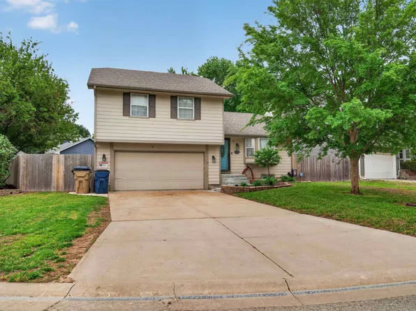 265 W Village Lake Dr, Derby, KS 67037