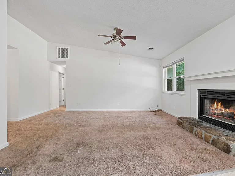125 Pinewood Dr — Photo 7