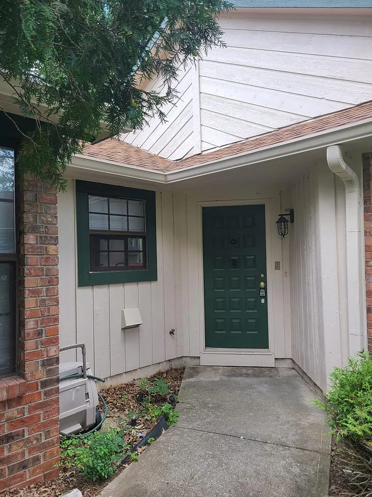4 bed, 1614 sqft, $1,800 — Photo 2