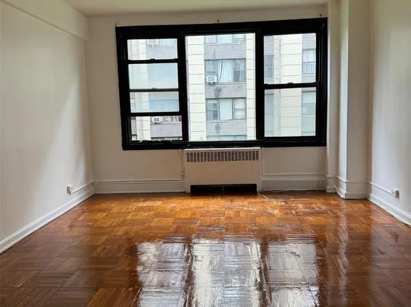 98-40 64th Ave #2 E, Rego Park, NY 11374