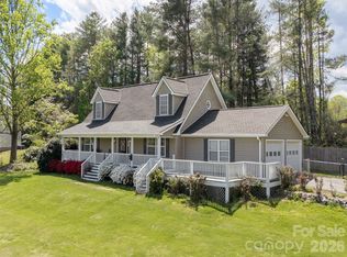 5 Pottery Terrace Trl, Flat Rock, NC 28731