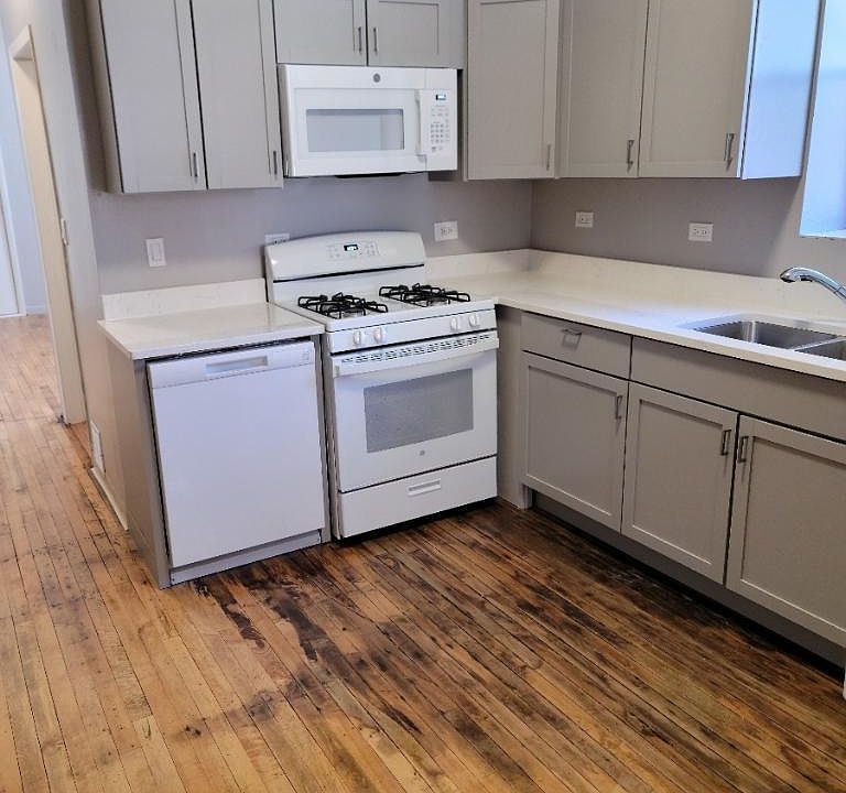 1st image of 2954 W Belmont Ave #1R