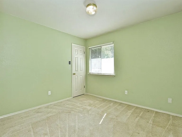 9224 Vigen Cir — Photo 7