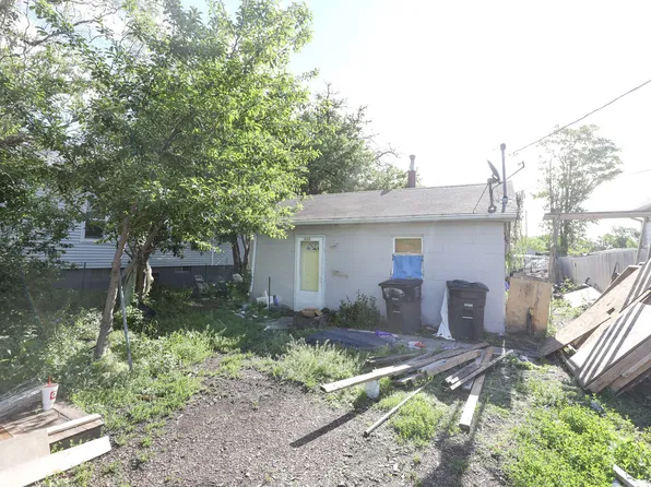 1335 E 19th St, Des Moines, IA 50316