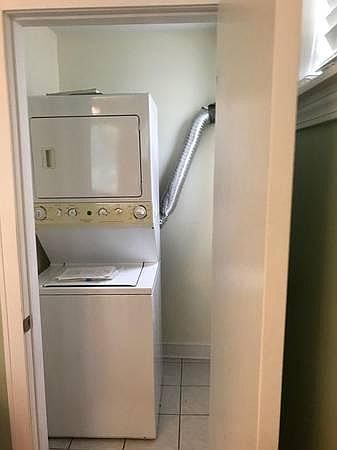 1st image of 7434 N Oakley Ave APT 2B