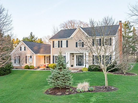 2nd image of 6717 Pinebrooke Dr