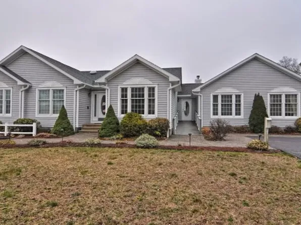 1 Bluff Rd, Sagamore, MA 02561