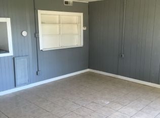 393 Wellington Ave APT 1, Elgin, IL 60120