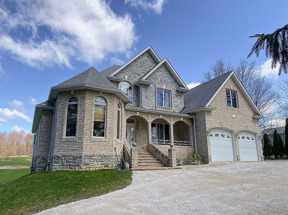 Front of the residence