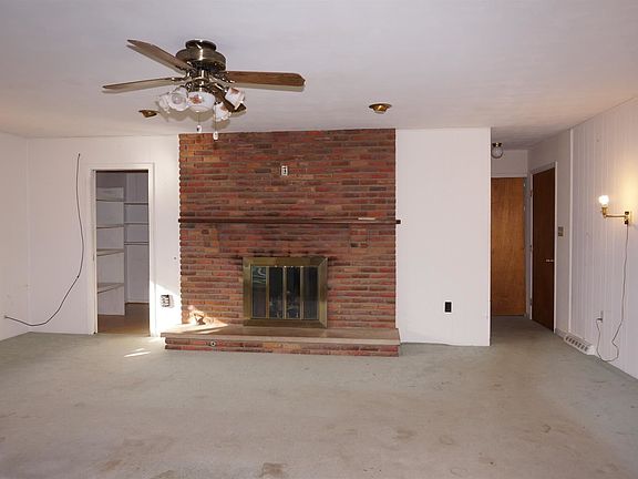 2nd image of 7913 Christine Ave