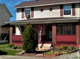 203-205 Mapleton Ave, Jeannette, PA 15644