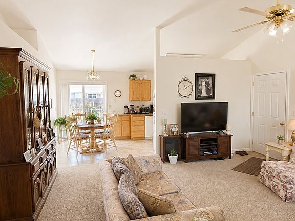 4th image of 3110 Elm St