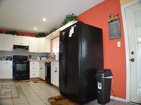 5th image of 297 SW Bridgeport Dr