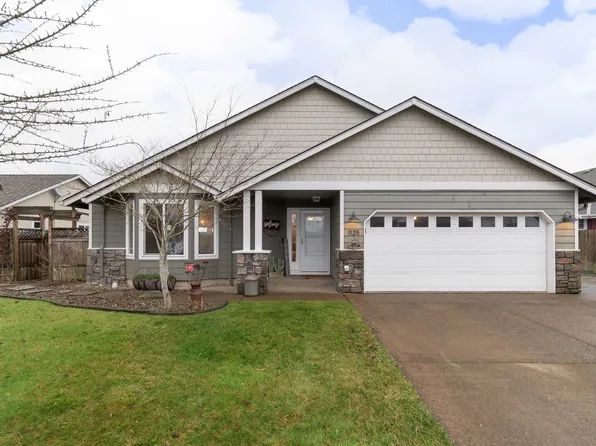 1125 S 11th St, Harrisburg, OR 97446