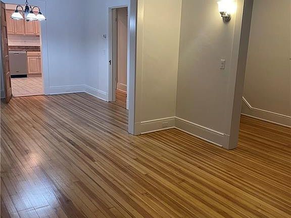 4th image of 72 Prospect St S