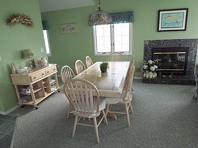 4th image of 223 Leeward Ave