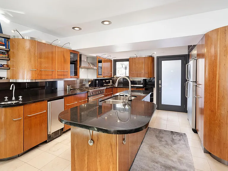 814 W Bleeker St #E4 — Photo 8