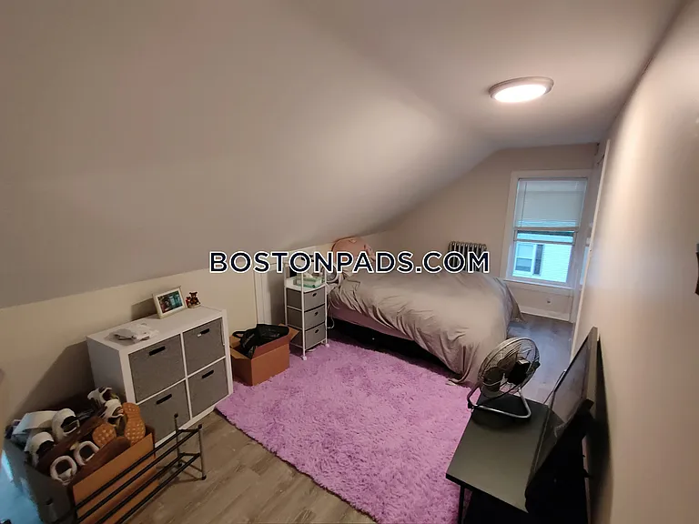 91-93 Cushing St #2 — Photo 13