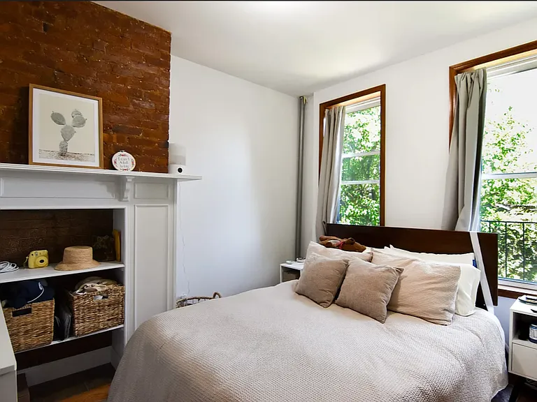 255 N 8th St #2L — Photo 12