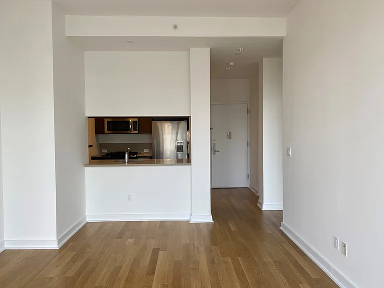 885 6th Ave #38E — Photo 7