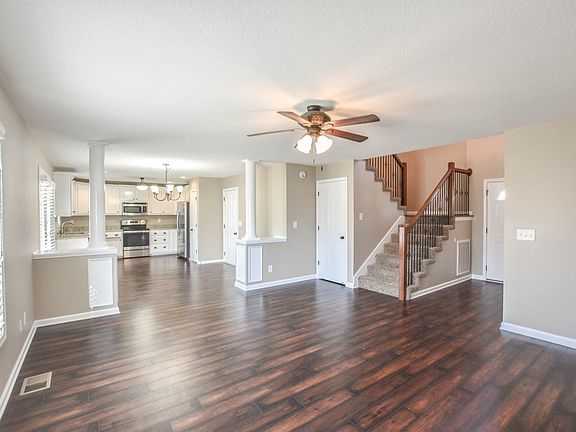 4th image of 3620 Fox Den Ln