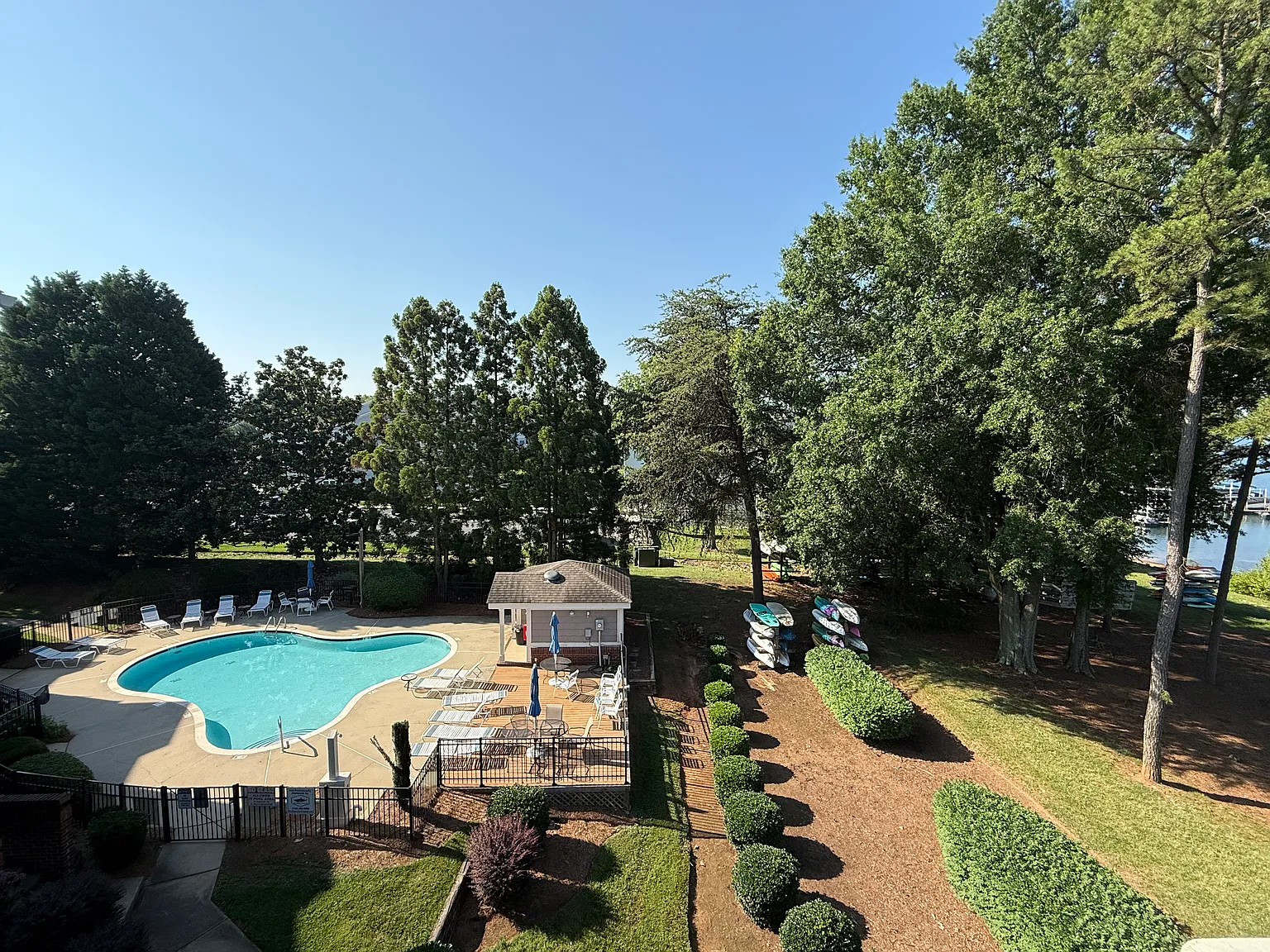 3 bed, 1396 sqft, $2,300 — Photo 1
