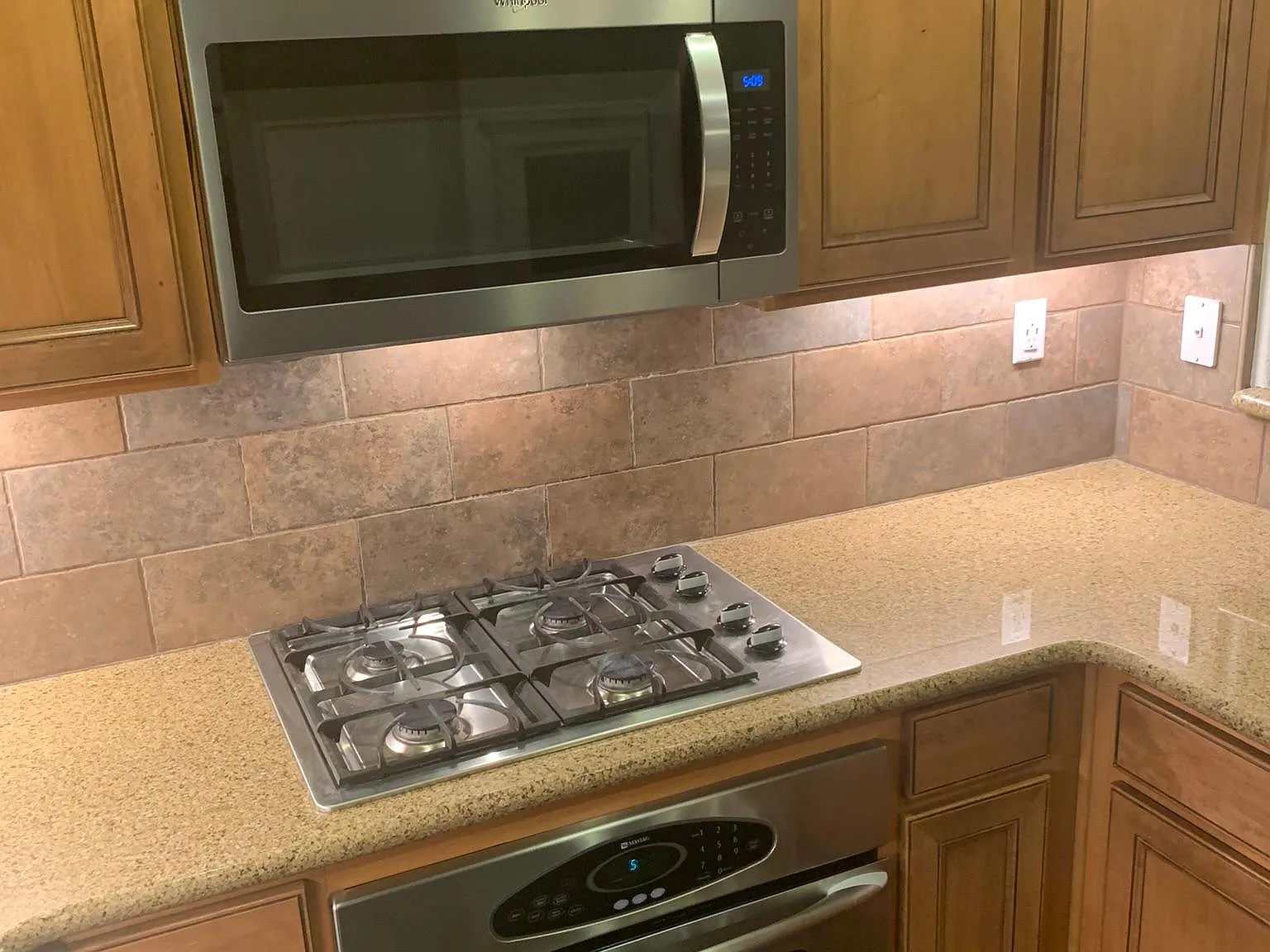 2 bed, 1293 sqft, $2,399 — Photo 2