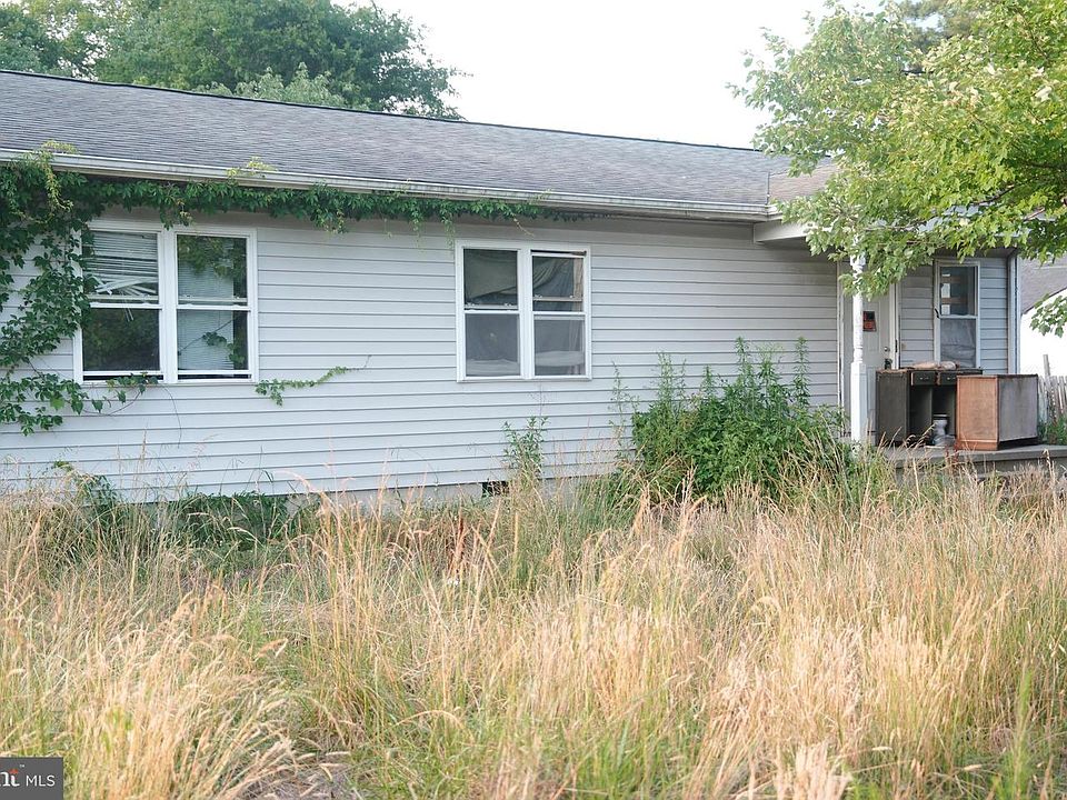 1st image of 103 Louis St