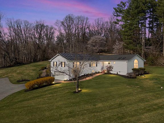 2nd image of 4402 Meadowcliff Rd