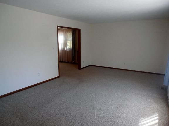 4th image of 281 Braewood Dr
