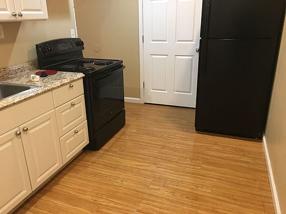 3rd image of 177-183 Juniper Dr