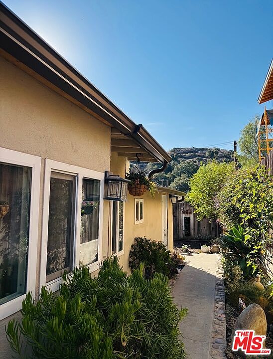 1st image of 6020 Peppertree Ln