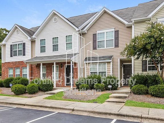 2nd image of 105 Breezeway Ln