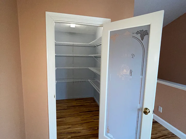 132 Pitman St — Photo 9
