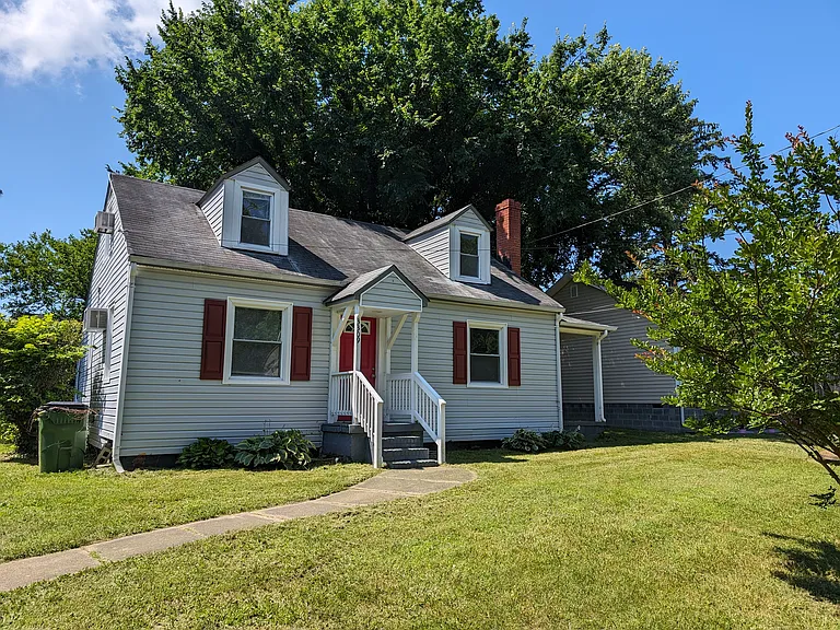 3309 Delano St — Photo 13