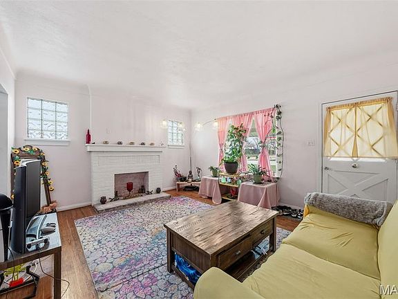 5th image of 9726 Lackland Rd