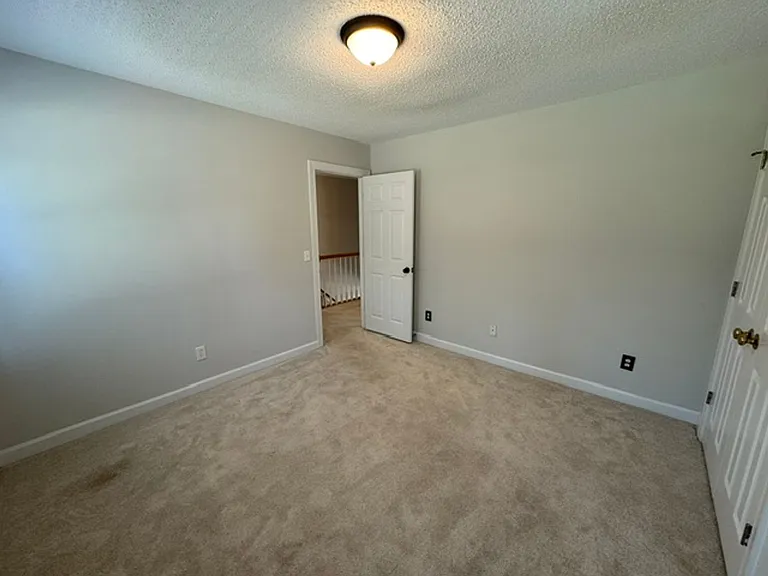 113 Ashton Ln — Photo 18