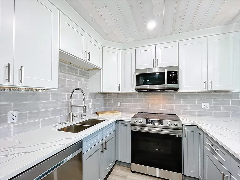 226 Newport Ct #O — Photo 18
