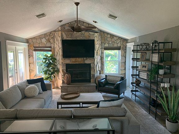 2nd image of 761 Nina Dr