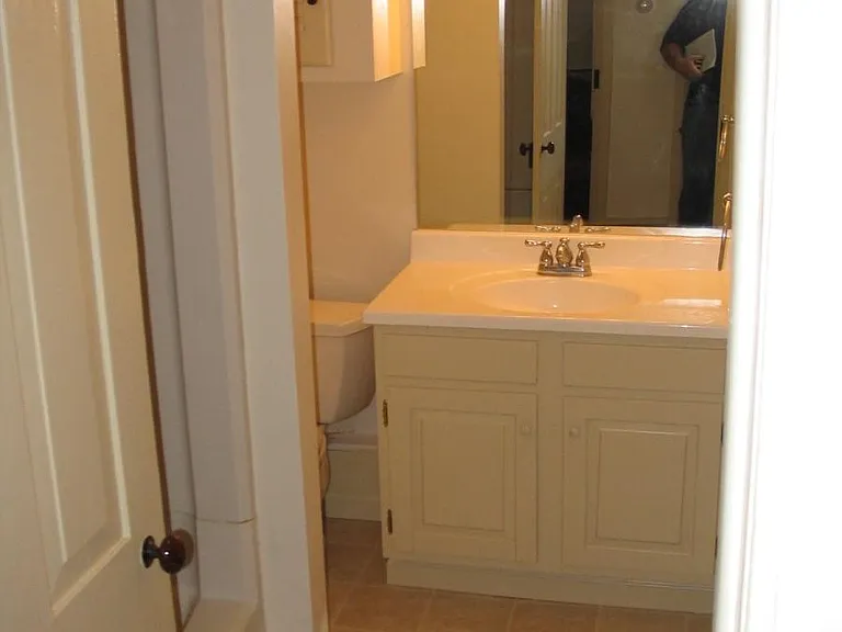 174 N Broad St — Photo 3