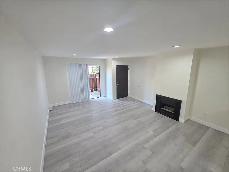 6911 Woodley Ave #106 — Photo 2