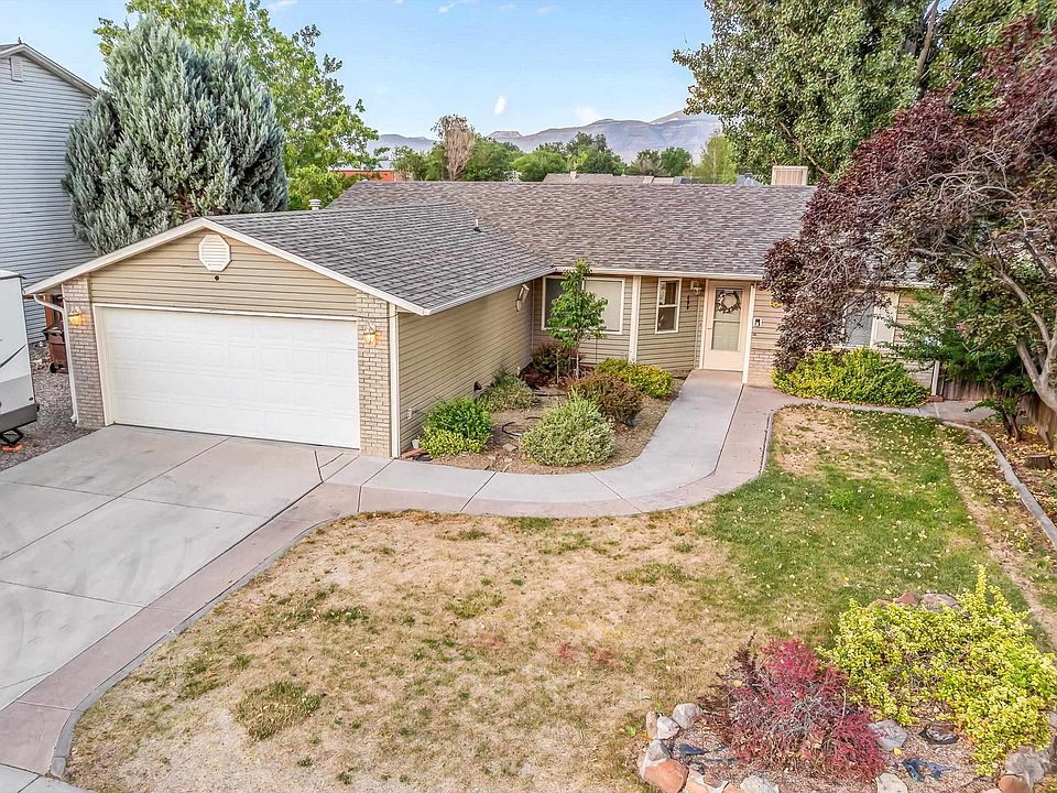 1st image of 490 Aspen Grove Dr